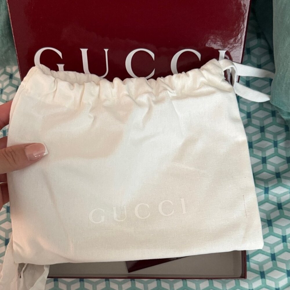 Authentic Gucc Crossbody bag - Picture 3 of 4